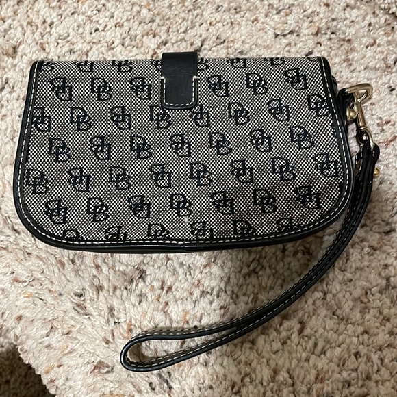 Dooney and Burke mini wallet - Picture 2 of 3